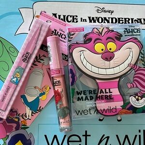 Disney’s Alice in Wonderland Makeup Bundle